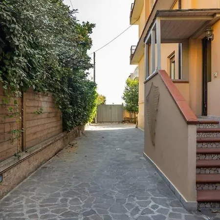 Fronte Mare Con Parcheggio Privato *