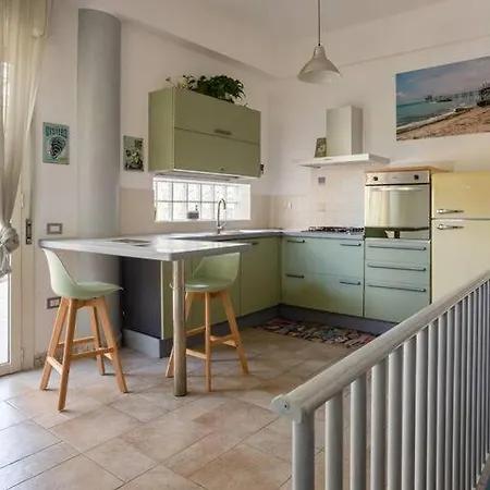 Fronte Mare Con Parcheggio Privato 아파트 *